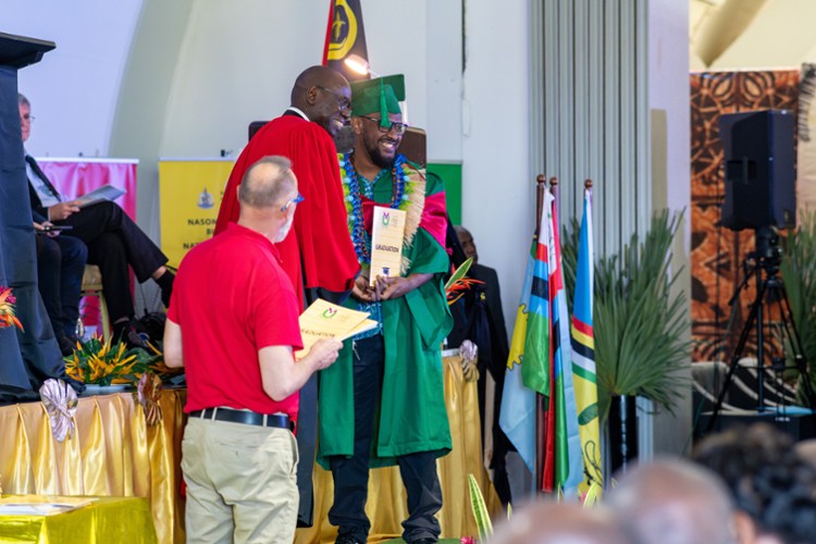 Remise des diplômes au Vanuatu 2025