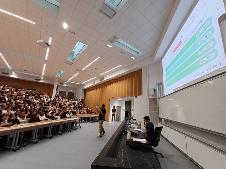 Licence AES en avant-première
